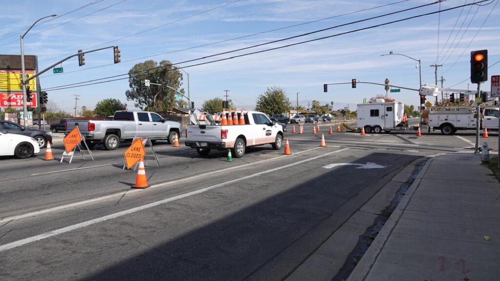 SafetyNetwork traffic flow management, construction zone traffic, Safety Network Inc., peak hour traffic, traffic control plan, MUTCD compliance, construction safety